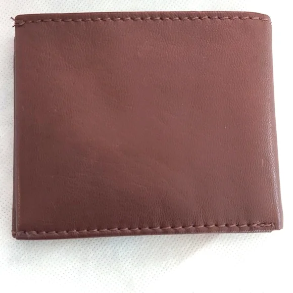 Levi's Wallet, Bifold,‎ Brown, Genuine Leather, New! Comes in Matching Box - Picture 5 of 5